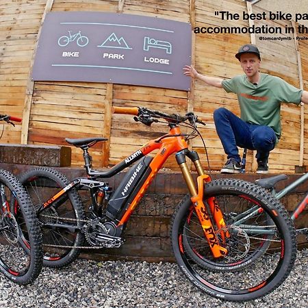Bike Park Lodge Merthyr Tydfil Exteriör bild