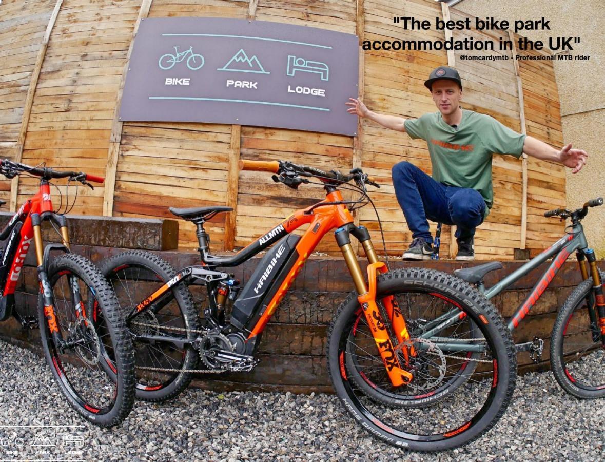 Bike Park Lodge Merthyr Tydfil Exteriör bild